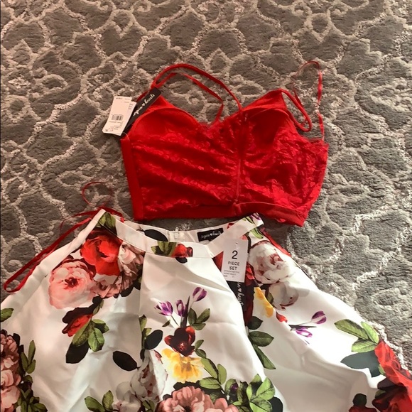 Suit - Picture 2 of 3